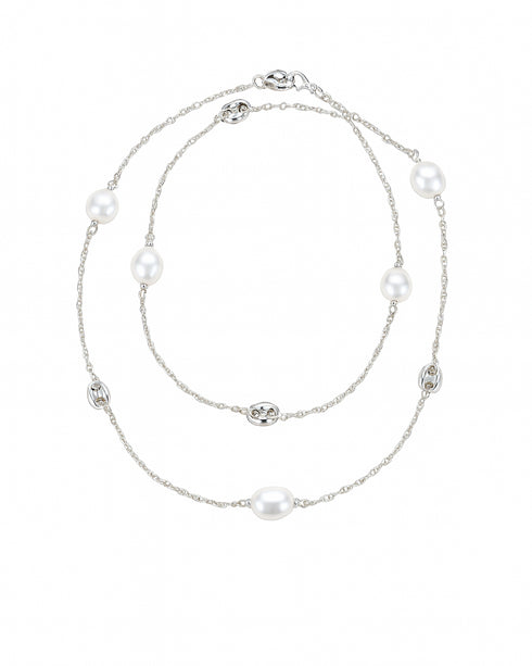 Two-layered pearl necklace on a white background